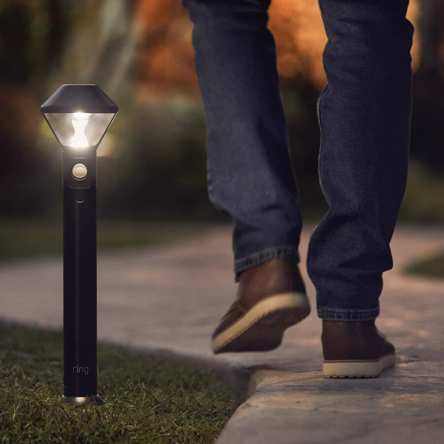 verlicht uw wandelpaden met slimme bewegingsgeactiveerde padverlichting.