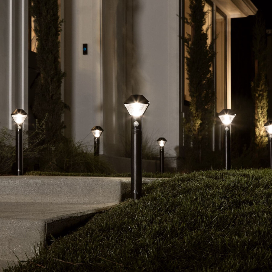 verlicht uw wandelpaden met slimme bewegingsgeactiveerde padverlichting.